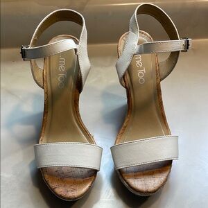 Me Too Women's Cream Sandals 👡 size 6.5